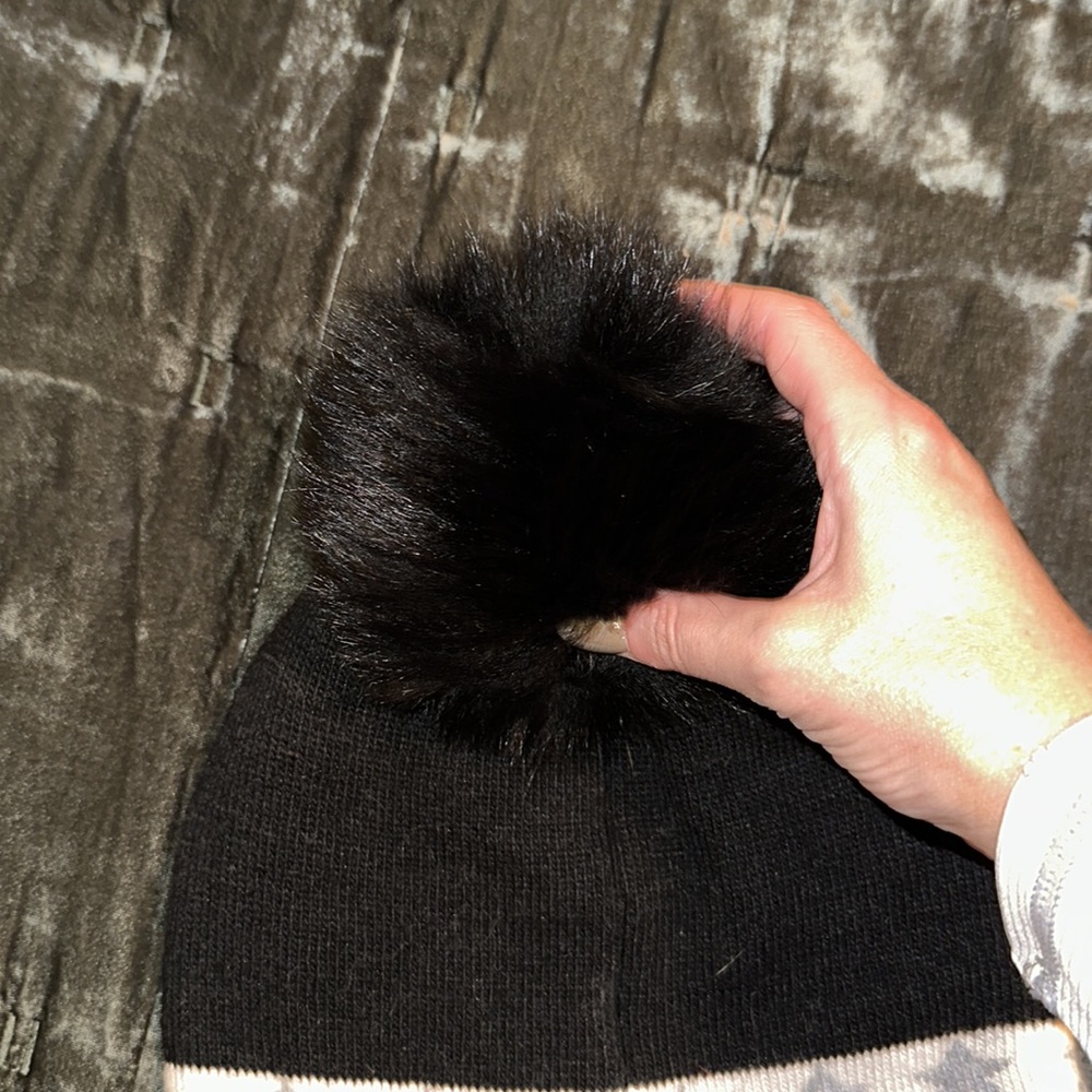 Adorable hat - Picture 4 of 4